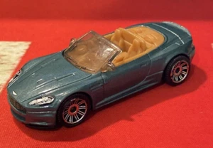 2011 matchbox ASTON MARTIN DBS VOLANTE (green) - Picture 1 of 6