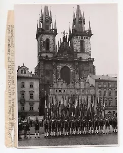 Hitler Jugend in PRAG auf dem Altstädter Ring - FOTO WW2 - FOTO Jahr 1939 - Bild 1 von 2