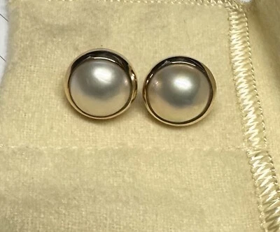 Pendientes James Avery de perlas Marjan retiradas con oro amarillo de 14k Foto 1 de 4