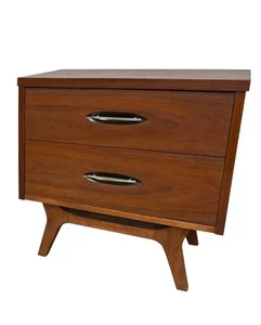 Mid Century Modern Nussbaum 2 Schubladen Nachttisch Schwalbenschwanz Top Vintage Zustand - Bild 1 von 7