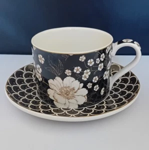EASY LIFE COFFEE MANIA SET 2 X CUPS & SAUCERS BLACK GOLD FLOWERS PORCELAIN M6 - Picture 1 of 4