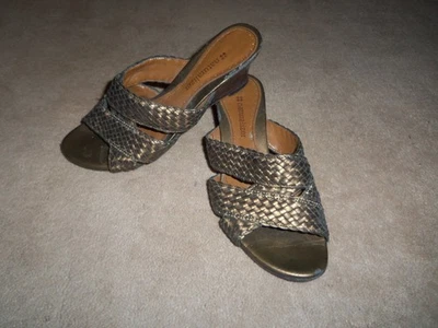NATURALIZER BRONZE LEATHER UPPER WOMENS WOVEN SANDALS SIZE 4 M - Image 1 of 4