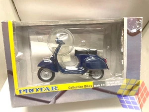 Moto clásica Vespa 125 Primavera Azul (Escala 1/9) Die-cast, Scooter, Protar - Imagen 1 de 16