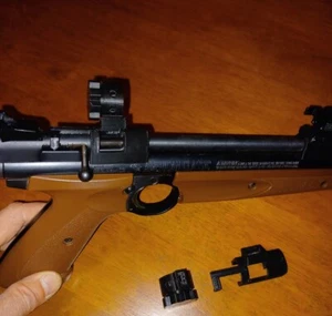 Crosman P1377 8-round clip-on loader with 1 magazine - Picture 1 of 4