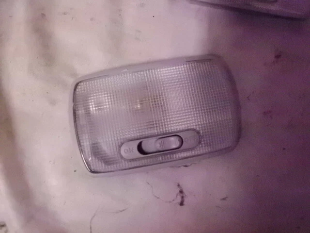 Honda CR-V CRV 2008 luz cortesía media o trasera Foto 1 de 1