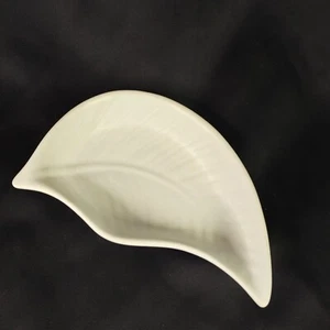 Roscher & Co White Matte LEAF Collection Stoneware Embossed Bowl Dish - Picture 1 of 8