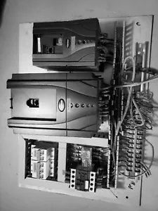INVERTER B300-2T0040G-01 / B3000-2T0015G-01 4.0KW 240V. - Picture 1 of 18
