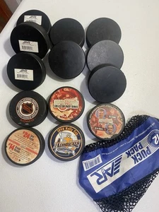 Pucks Lot Of  13 & Bag DETROIT RED WINGS COLLECTOR PUCK SERIES 1999-2000 - Picture 1 of 3