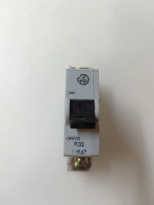 WYLEX 32 AMP CURVE B 6kA MCB CIRCUIT BREAKER NB32 - Picture 1 of 6