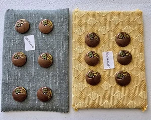 12 Vintage Bakelite Buttons Floral - Picture 1 of 8