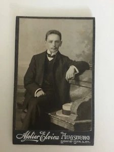 Fotografie Atelier Augsburg  Mann mit Anzug - Bild 1 von 2