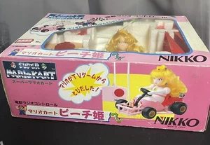 Nikko Nintendo SUPER MARIO KART Princesa Melocotón RC Kart DE COLECCIÓN RETRO SIN PROBAR - Imagen 1 de 20