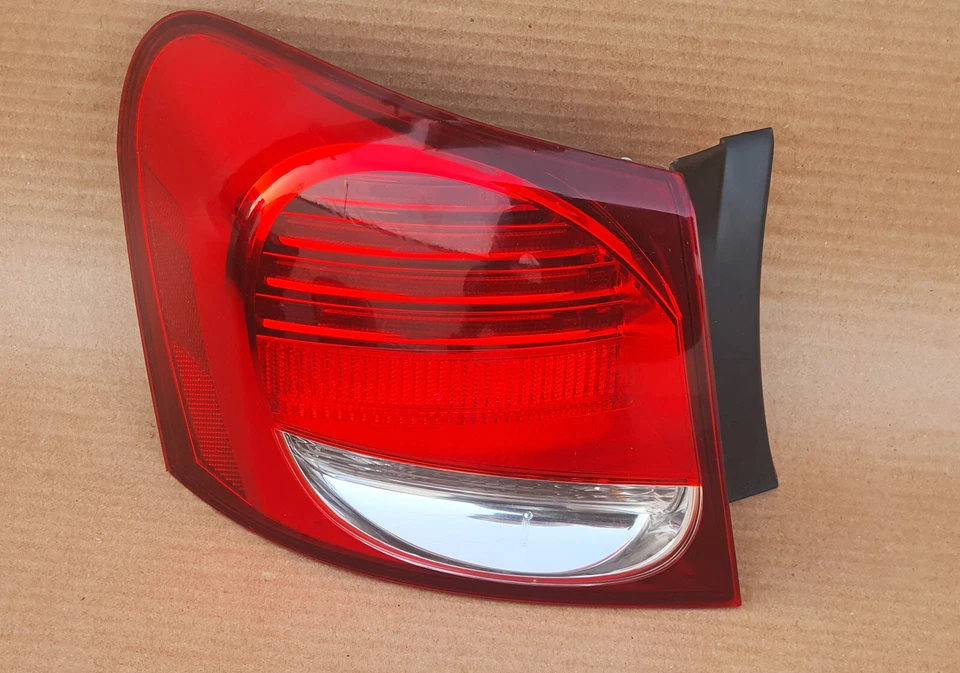 雷克萨斯 GS350,GS450H GS460 2007-2011 LED 左侧(驱动器侧)尾灯 OEM — 第 1/4 张图片