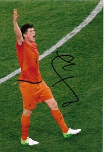 Foto autógrafa firmada a mano por Klaas-Jan Huntelaar 12x8 AC Milán certificado de autenticidad - Imagen 1 de 1