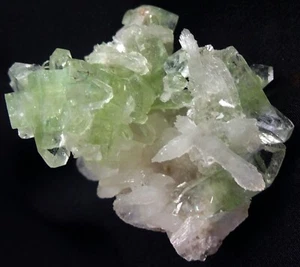 STUNNING GREEN APOPHYLLITE CRYSTALS FORMATION W/ STILBITE BLEDS MINERALS SPECIME - Picture 1 of 7