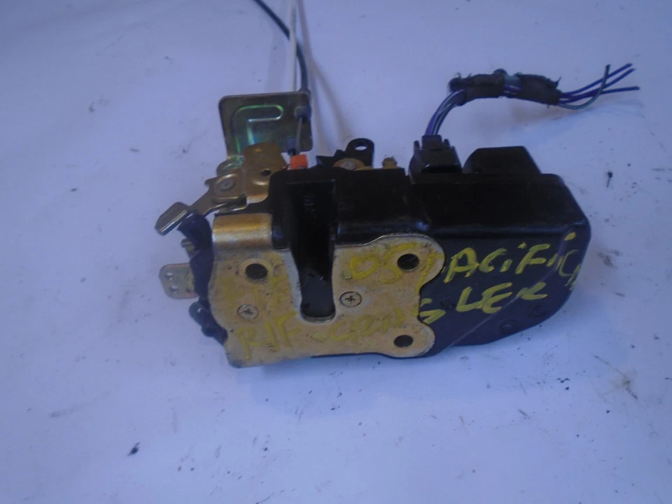 Chrysler Pacifica 2005 2006 actuador de cerradura de puerta delantera derecha Foto 1 de 2