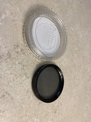 58mm Vivitar Polarizing Lens Filter - Image 1 of 2