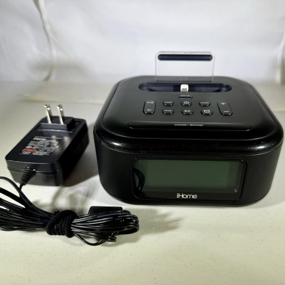 iHome iPL23 FM Alarm Clock Radio Stereo Lightning Dock Charge Black Works Great - Image 1 of 4