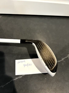 TaylorMade Sim Max 4 22* Hybrid, Fujikara Atomos Tour Spec 85, RH - Picture 1 of 5