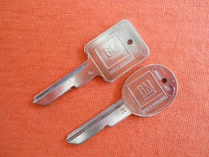 2 CHEVY BUICK PONTIAC OLDSMOBILE CADILLAC GM NOS KEY BLANKS 1970 1974 1978 1982 - Picture 1 of 4