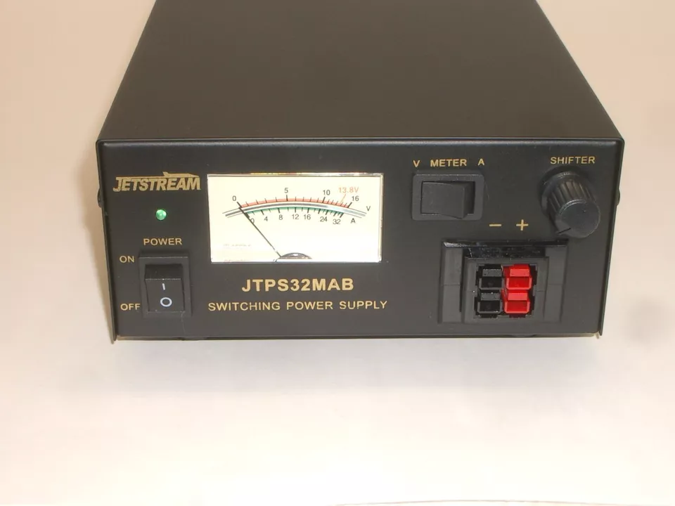 JETSTREAM JTPS32MAB 13.8VDC 30 AMP SWITCHING DC POWER SUPPLY w/ METER - Image 1 of 4
