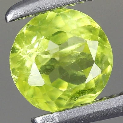 0.51ct t.w 4.9x4.8mm Round Natural Green Peridot Gemstone, Myanmar🍏 - image 1 of 4