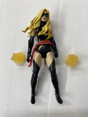 Marvel Universe 3.75" Hasbro Loose Action Figure MS. MARVEL Series 3 - Image 1 of 2