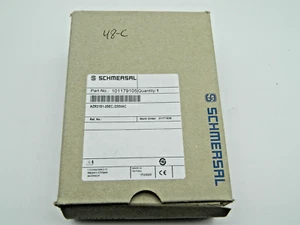 Schmersal 101179105  Stillstandswächter AZR31S1-2sec/230VAC - Picture 1 of 4
