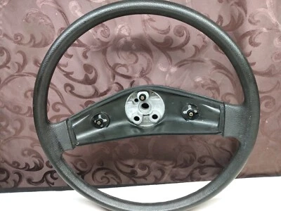 Volante negro 2 radios VW PASSAT B1 TYPE32 / AUDI 50 80 100 Wolfsburg NOS Foto 1 de 4