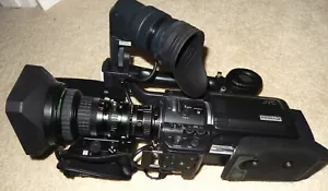 JVC GY-HD110U HD 3-CCD MiniDV Professional Camcorder with 16x ProHD Fujinon Lens - Picture 1 of 24