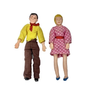 Figura De Colección Casa de Muñecas Miniatura Goma Flexible Posable Papá Hombre Mujer Mamá - Imagen 1 de 3