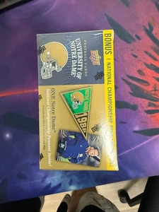 2013 Upper Deck University of Notre Dame Blaster Box Trading Cards & Pennant - Picture 1 of 3