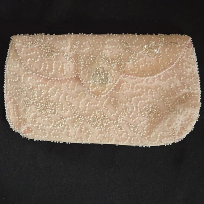 Bolso de Noche Bloomingdales Rosa Pálido Con Cuentas y Lentejuelas Cierre a Presión 71/2" x 5" LEER Foto 1 de 4