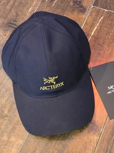 Arc'teryx Bird Word Cap 24K Schwarz L/XL Neu mit Etikett - Bild 1 von 3