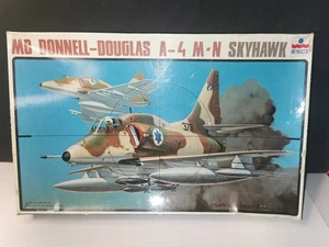 McDonnell-Douglas A-4M/N Skyhawk II ESCI  No. 4016  1:48 - Picture 1 of 11