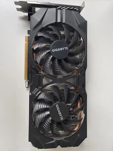 GPU Gigabyte AMD Radeon R9 390 WindForce / 8GB GDDR5 GV-R939G1-GAMING - Picture 1 of 1