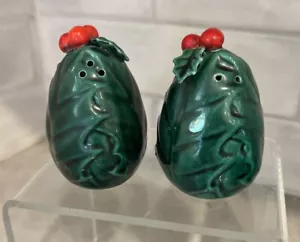 Lefton Christmas Green Holly Berry Salt and Pepper Shakers #1353 W/ Stoppers - Picture 1 of 8