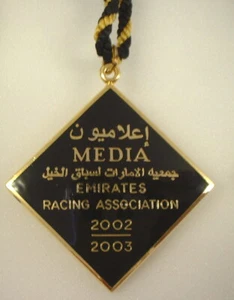 EMIRATES RACING ASSOCIATION Enamel Pin Badge MEDIA 2002 2003 - Picture 1 of 1