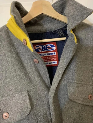 Chaleco polar deportivo activo de colección American Eagle AE para hombre talla XL con forro acolchado gris Foto 1 de 4