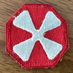 Patch épaule unité de l'armée américaine 8e, original WWII, dos enneigé, bord coupé - Photo 1/3
