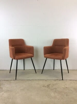 Par de sillas Andrews estilo moderno de mediados de siglo de Lumisource Foto 1 de 4