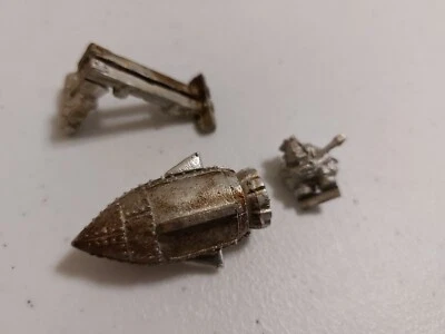 Games Workshop Warhammer 40k Orks / Pulsa Rokkit & 2x Gretchin Crew Rare! GG30 - Image 1 of 4