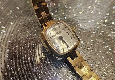 Cornavin 17 Jewel gold appearance Shock-Proof Wristwatch Women's stainless Watch - Image 1 of 4