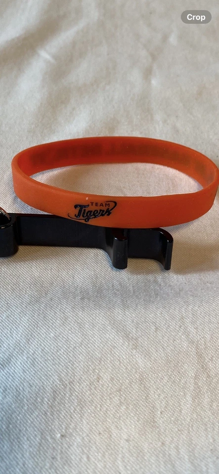 Detroit Tigers Baseball Orng/black Rubber Bracelet W/Black Bottle Open Keychain - Image 1 of 3