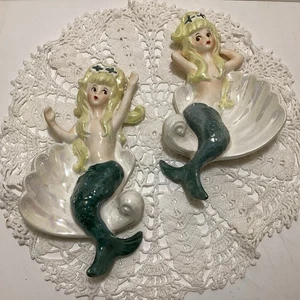 50’s PAIR OF LEFTON JAPAN CERAMIC MERMAIDS IN SHELLS WALL PLAQUES AWESOME - Picture 1 of 12