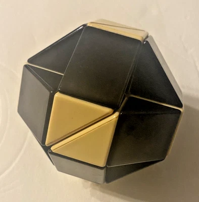 Cubo de Rubik serpiente húngara grande 24 segmentos URSS vintage. Años 80. Foto 1 de 4