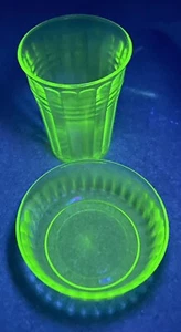 Hazel Atlas Glass MODERNTONE Green Flat Tumbler + Small Fruit Bowl Glows 2 Pc - Picture 1 of 6