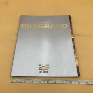 1999 THE NEW CHEVROLET SILVERADO DEALER SHOWROOM SALES BROCHURE CATALOG BOOKLET - Picture 1 of 14