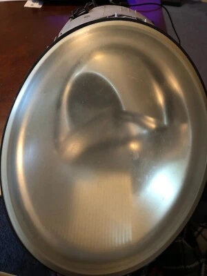 1998 - 2001 Volkswagen Beetle LH Halogen Headlight OEM 0302505001 - Image 1 of 4