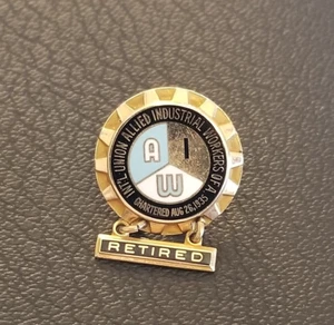 INT'L UNION ALLIED INDUSTRIAL WORKERS OF A 10KT YELLOW GOLD PIN - Picture 1 of 3